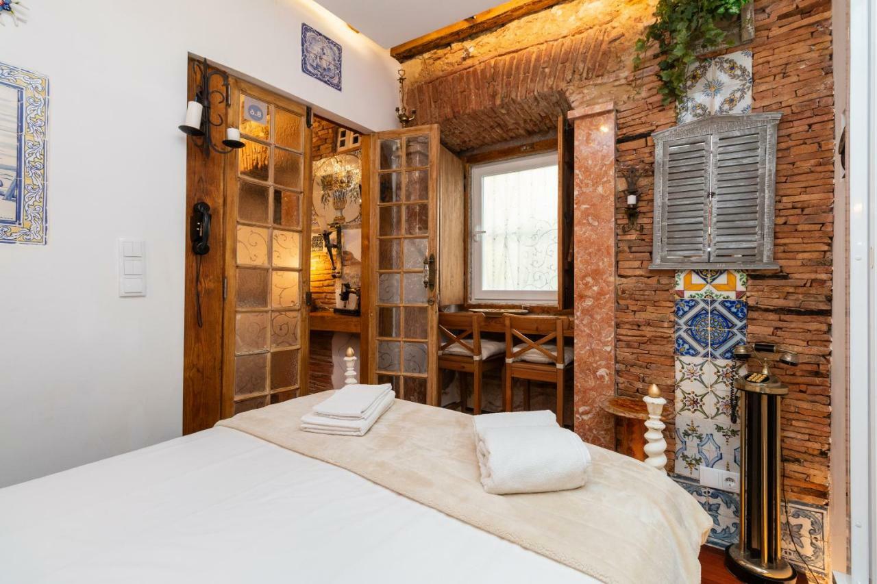 Romantic Medieval Apartment Lisbon Exterior photo